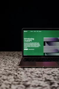 Read more about the article AI ഗെയിം ചേഞ്ചേഴ്സ്: ChatGPT vs. Llama